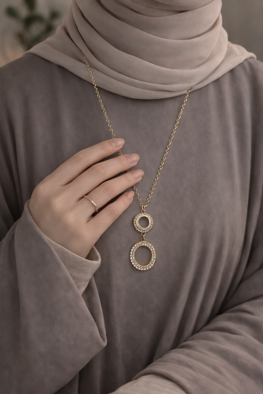 قلادة ستاتي لون ذهبي