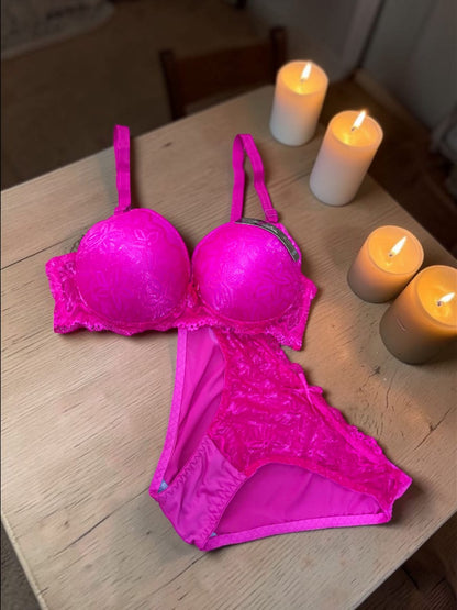 طقم عرايسي دانتيل بوش 4 أطقم