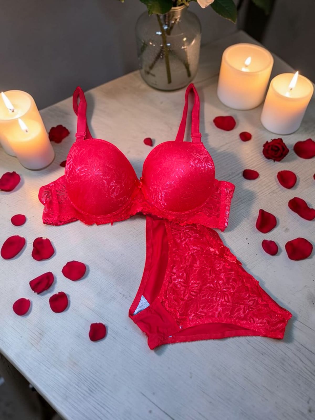 طقم عرايسي دانتيل بوش 4 أطقم